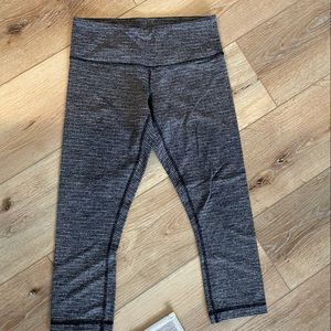 Lululemon cropped leggings size 6